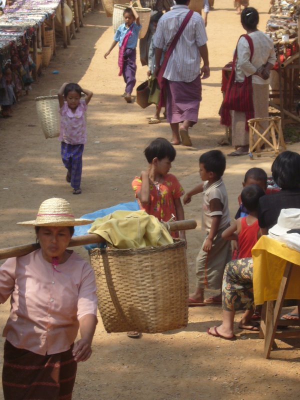 Travel - Myanmar - Inle Lake - First Boat Trip - The market
